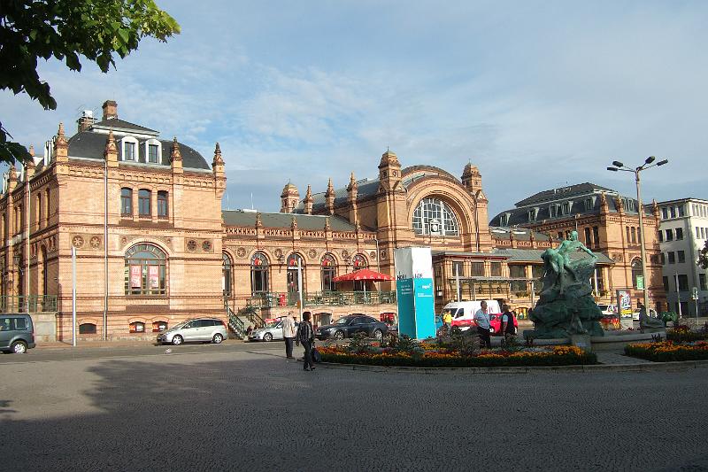 2009-08- (511).JPG - Der stattliche Hauptbahnhof aus dem 19. Jahrhundert